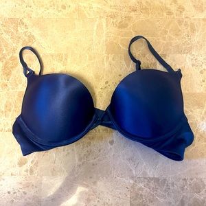 Victorias Secret Miraculous Plunge bra  34A